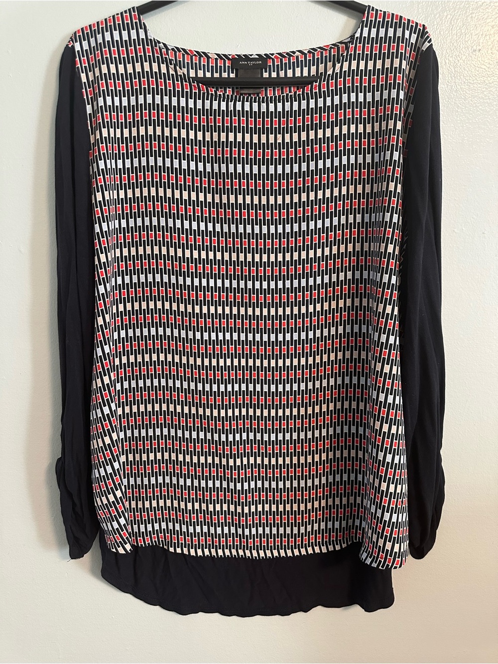 Ann Taylor Black, White and Red Geometric Long Sleeve Blouse Size XL